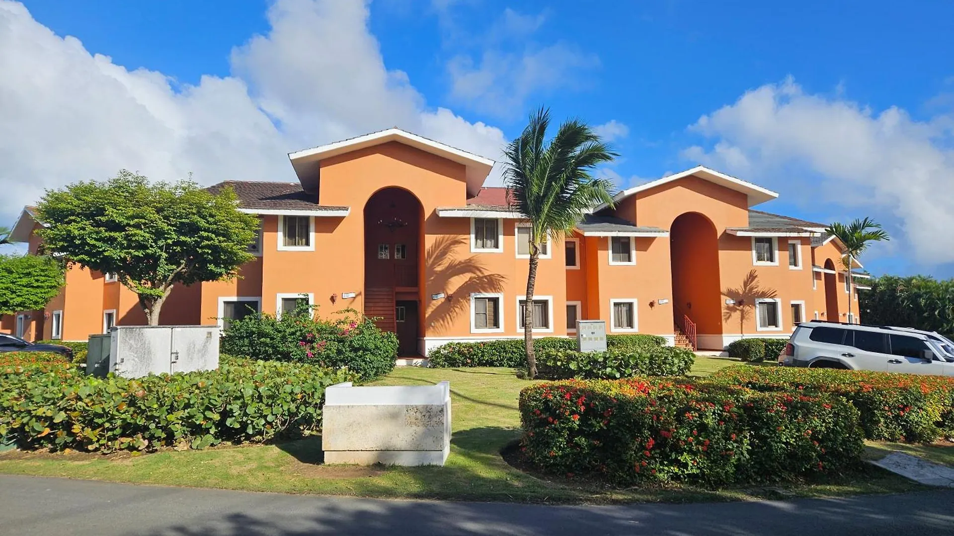 Luxury Apto 3 Rooms+Pool+ Campo De Golf. Cocotal contacts